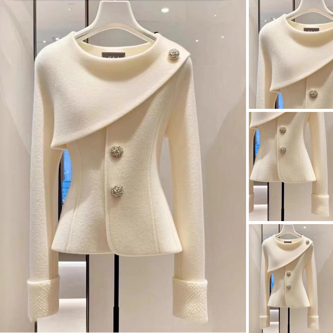 Lola™ - Elegant Buttoned Blazer